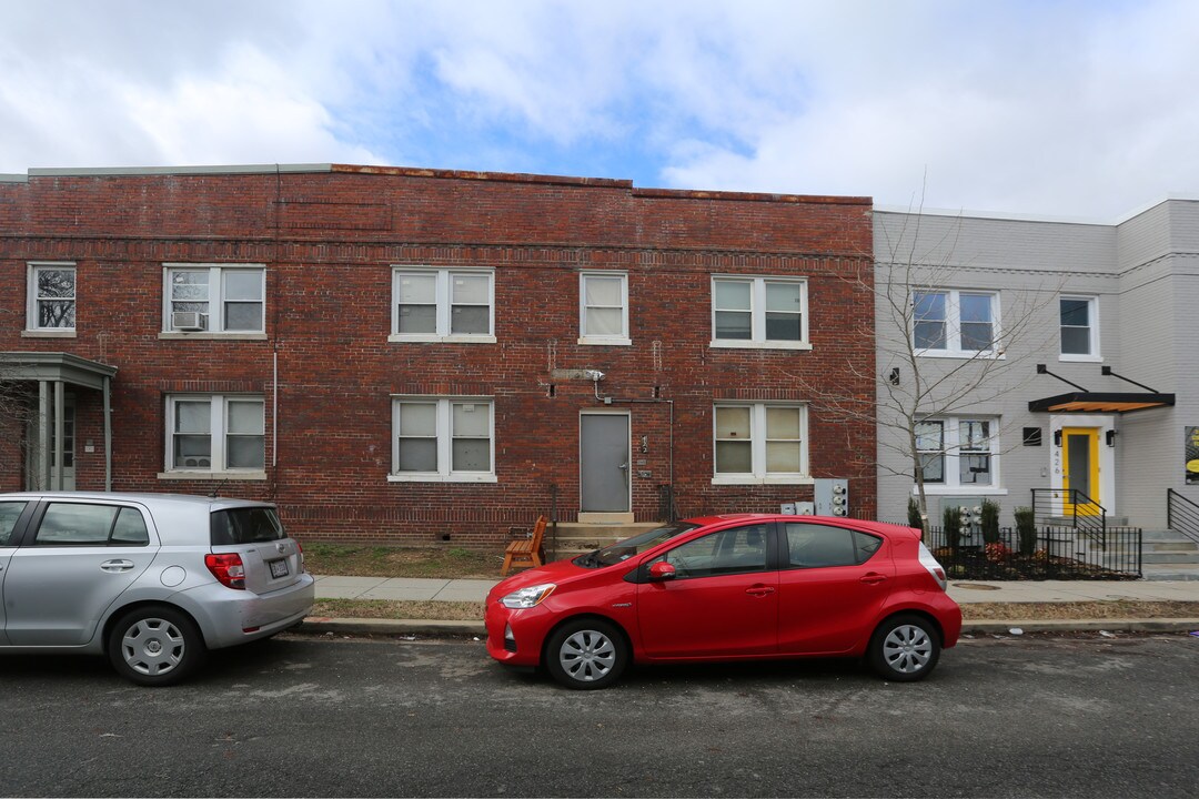 422 18th St NE in Washington, DC - Building Photo