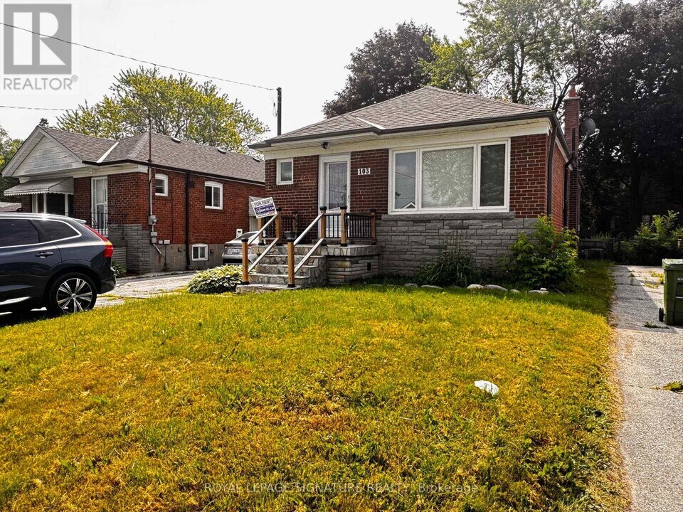 103 Ranstone Gardens in Toronto, ON - Building Photo