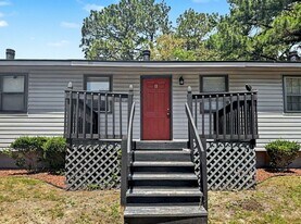 200 Bull Run St in Fayetteville, NC - Building Photo