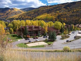 1020/1-1021 Vail View Dr in Vail, CO - Building Photo