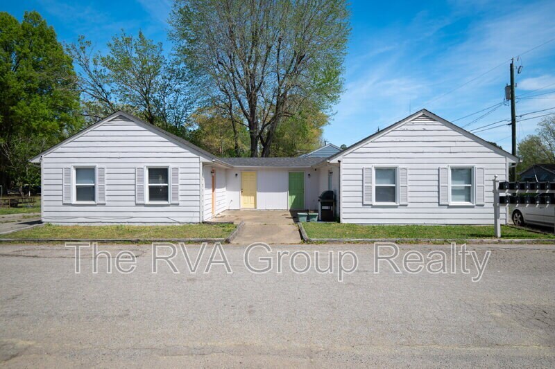 3805 Woodlawn St in Hopewell, VA - Building Photo