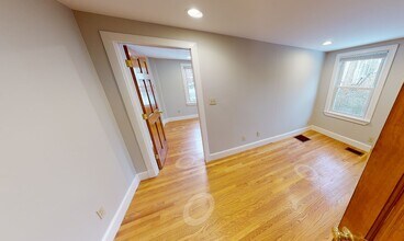 428 Franklin St, Unit 1T in Cambridge, MA - Building Photo - Building Photo