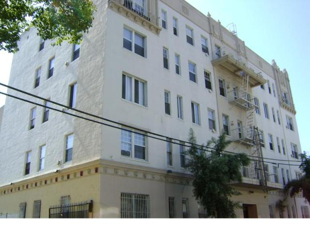 1523 N McCadden Pl in Los Angeles, CA - Building Photo