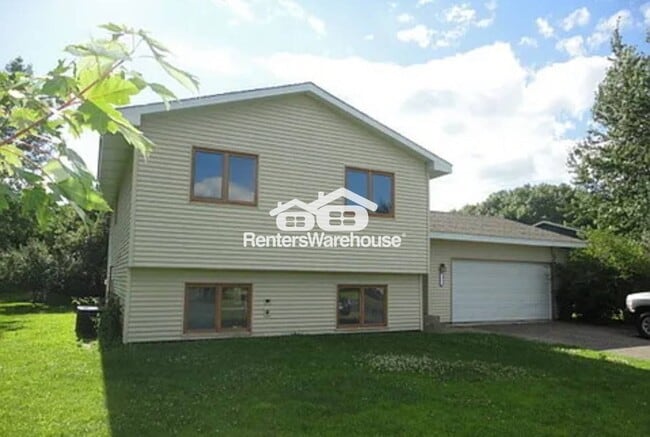 property at 13892 Woodbine St NW