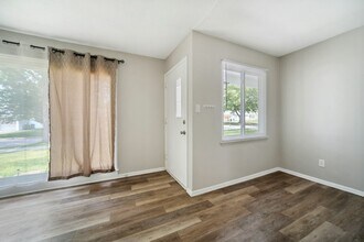 9251 Newkirk Dr in Parma Heights, OH - Building Photo - Building Photo