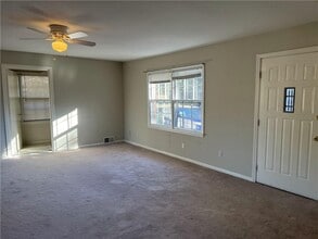4588 Tilly Mill Rd in Atlanta, GA - Building Photo - Building Photo