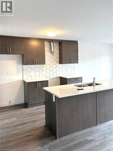 7 Pin Oak Cmn in Cambridge, ON - Building Photo - Building Photo