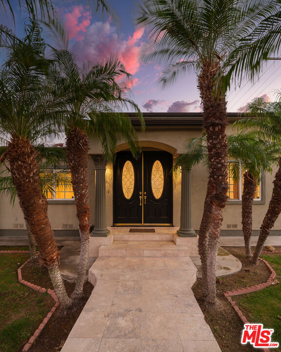 property at 4356 Kingswell Ave