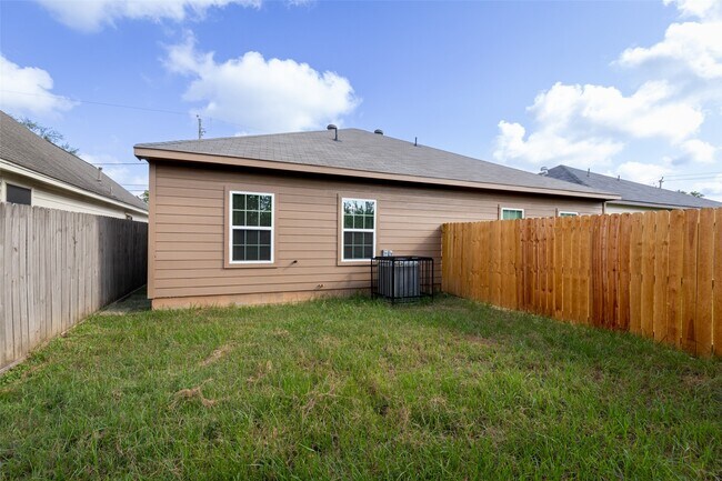 4006 Aledo St in Houston, TX - Building Photo - Building Photo
