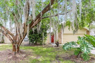 8231 Weybridge Dr in Jacksonville, FL - Building Photo