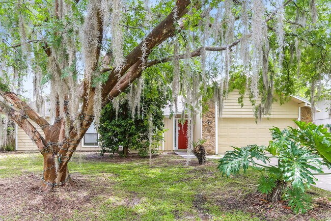 8231 Weybridge Dr