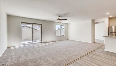 610 Abrazar Ave in North Las Vegas, NV - Building Photo - Building Photo