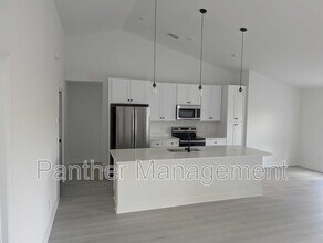 347 NE 19th Terrace in Cape Coral, FL - Building Photo - Building Photo