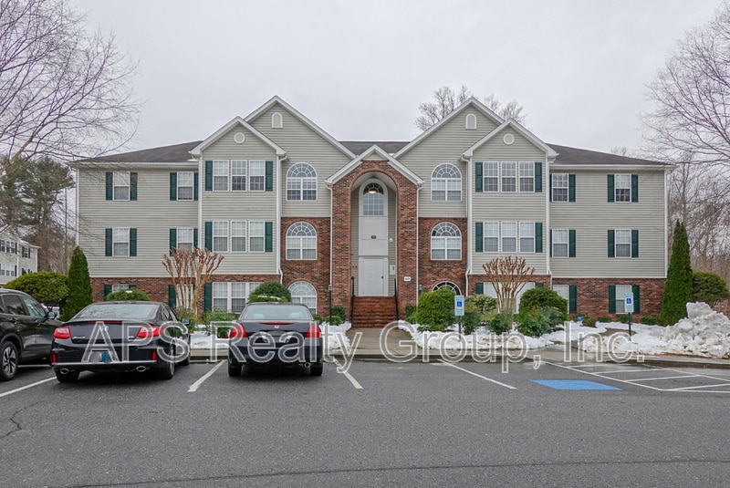 431 Scholastic Dr in Winston-Salem, NC - Building Photo