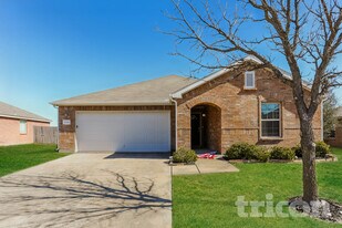 1326 Foster St in Cedar Hill, TX - Building Photo