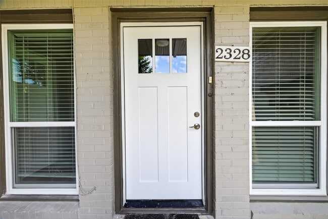 2328 McClendon St in Houston, TX - Building Photo - Building Photo