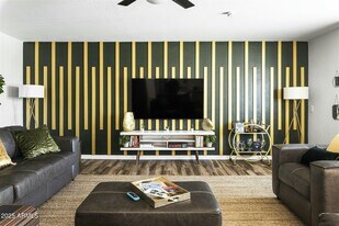 4617 E La Puente Ave in Phoenix, AZ - Building Photo
