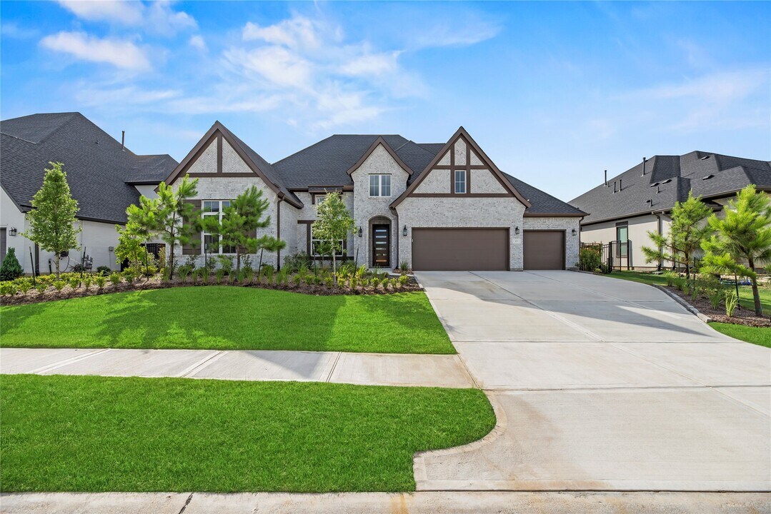 4225 Hollow Wind Wy in Spring, TX - Foto de edificio