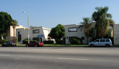 8808 Van Nuys Blvd in Panorama City, CA - Building Photo - Building Photo