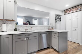 986 Four Seasons Blvd in Aurora, IL - Building Photo - Building Photo