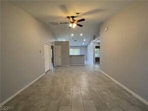 119 Zenith Cir in Ft. Myers, FL - Building Photo - Building Photo