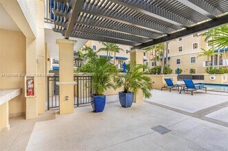 8395 SW 73rd Ave, Unit 710 in Miami, FL - Building Photo - Building Photo