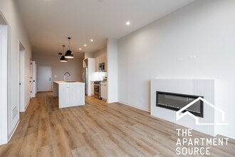 6340 W Belmont Ave, Unit 302 in Chicago, IL - Foto de edificio - Building Photo