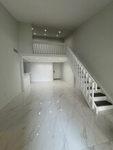 9417 Fontainebleau Blvd, Unit 9417 in Miami, FL - Building Photo - Building Photo