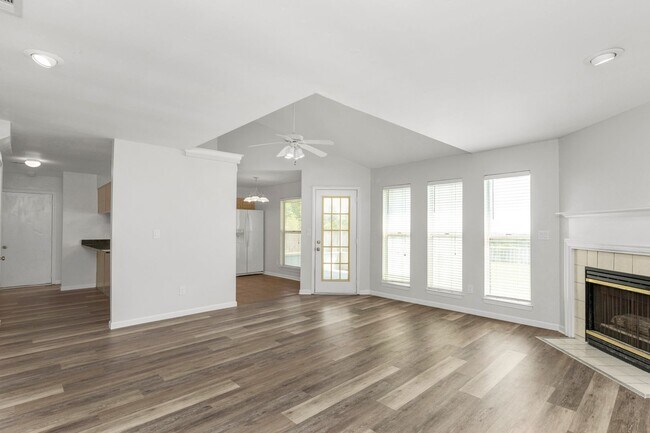 4807 Summer Creek Cove in Crestview, FL - Building Photo - Building Photo