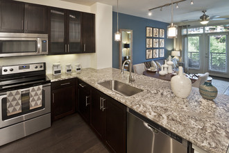 Moderne Apartments in Scottsdale, AZ - Building Photo - Interior Photo