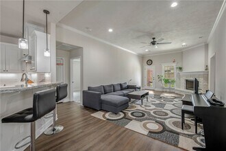 1011 Dove Chase Ln, Unit C2 in College Station, TX - Building Photo - Building Photo