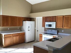 2238 Holly Ridge Dr in Ocoee, FL - Foto de edificio - Building Photo