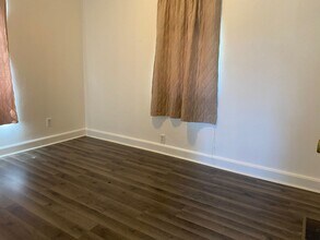 1212 Evergreen Ave in Waterloo, IA - Building Photo - Building Photo