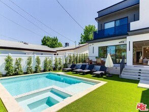 5929 Hesperia Ave in Los Angeles, CA - Building Photo - Building Photo