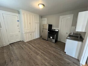 353 Pearl St, Unit 353 Pearl St - DN in Rochester, NY - Building Photo - Building Photo