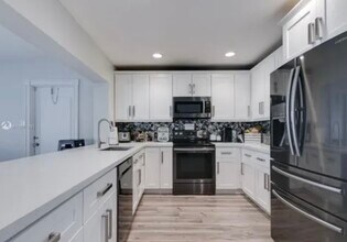 7204 NW 77th St in Tamarac, FL - Building Photo - Building Photo