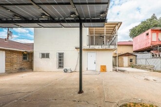 1402 Corpus Christi St in Laredo, TX - Building Photo - Building Photo