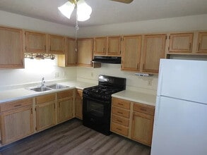 2129 Brett Ct in Obetz, OH - Building Photo - Building Photo