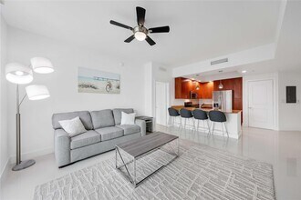 315 NE 3rd Ave, Unit 1404 in Fort Lauderdale, FL - Building Photo - Building Photo