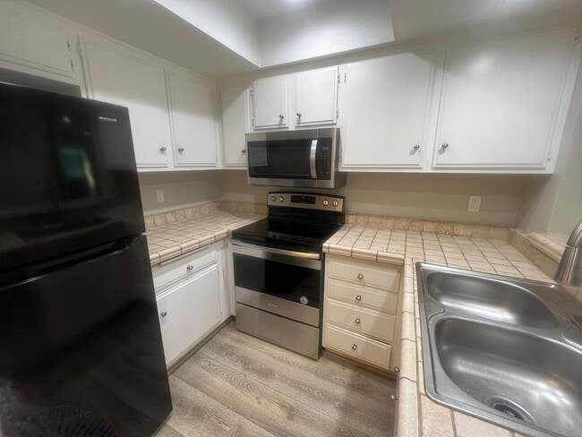 278 N Wilshire Ave in Anaheim, CA - Building Photo - Building Photo
