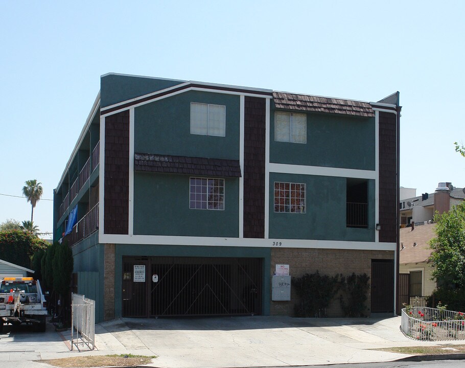 309 S Flower St in Santa Ana, CA - Foto de edificio