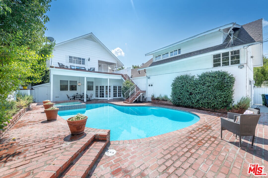 12455 Sarah St in Los Angeles, CA - Building Photo