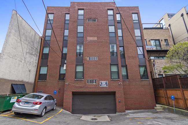 property at 636 W Webster Ave