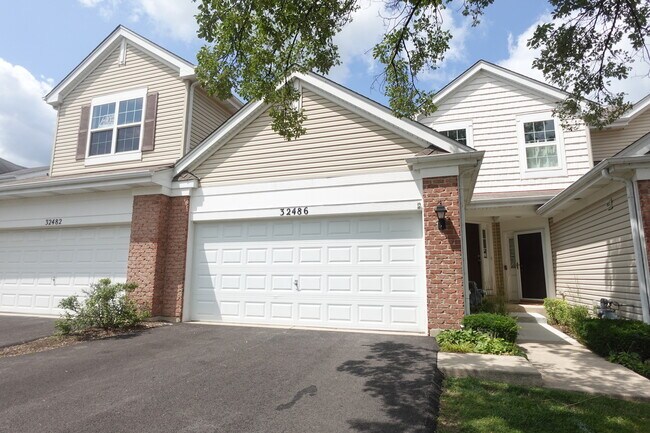 32486 Allegheny Wy in McHenry, IL - Building Photo - Building Photo