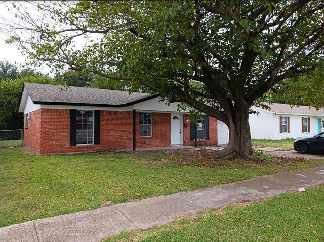 1117 Pioneer Rd in Mesquite, TX - Building Photo