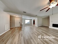 17506 Sundrop Ln in Houston, TX - Foto de edificio - Building Photo