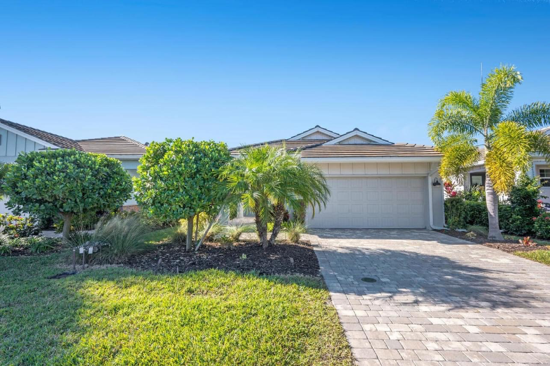 28483 Captiva Shell Lp in Bonita Springs, FL - Building Photo