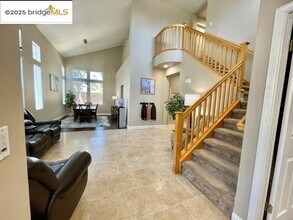 709 Thompsons Dr in Brentwood, CA - Building Photo - Building Photo
