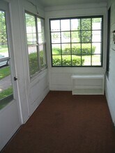 106 Lawrence St in Saratoga Springs, NY - Building Photo - Building Photo