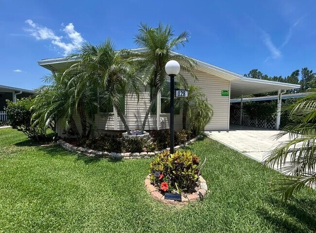 128 Deer Run Lake Dr in Ormond Beach, FL - Building Photo - Building Photo